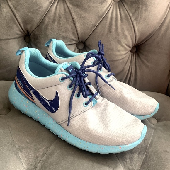 Nike Shoes - Nike Sneakers size 6.5 Youth / US 8 Women’s